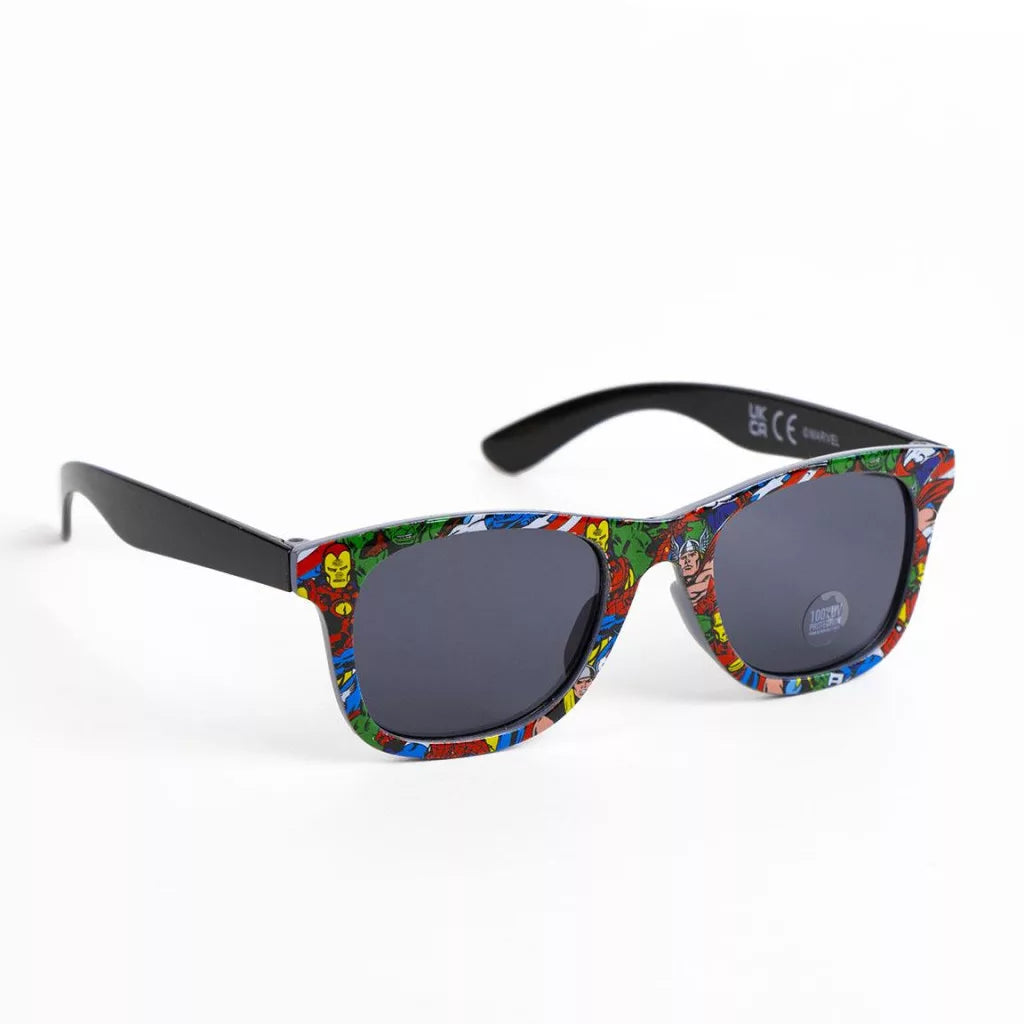 komplekt shapka s kozirka i slanchevi ochila avengers otmastitelite