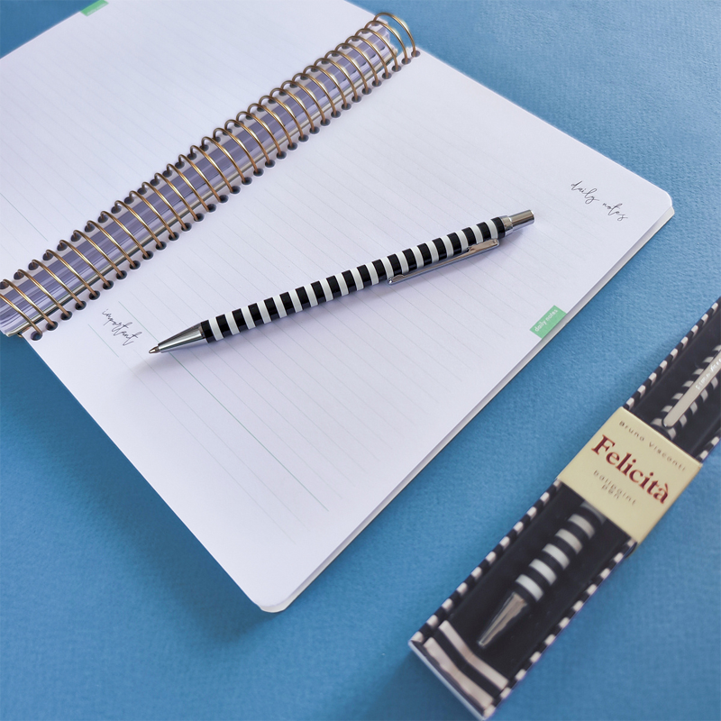 Ученически пособия и канцеларски материали