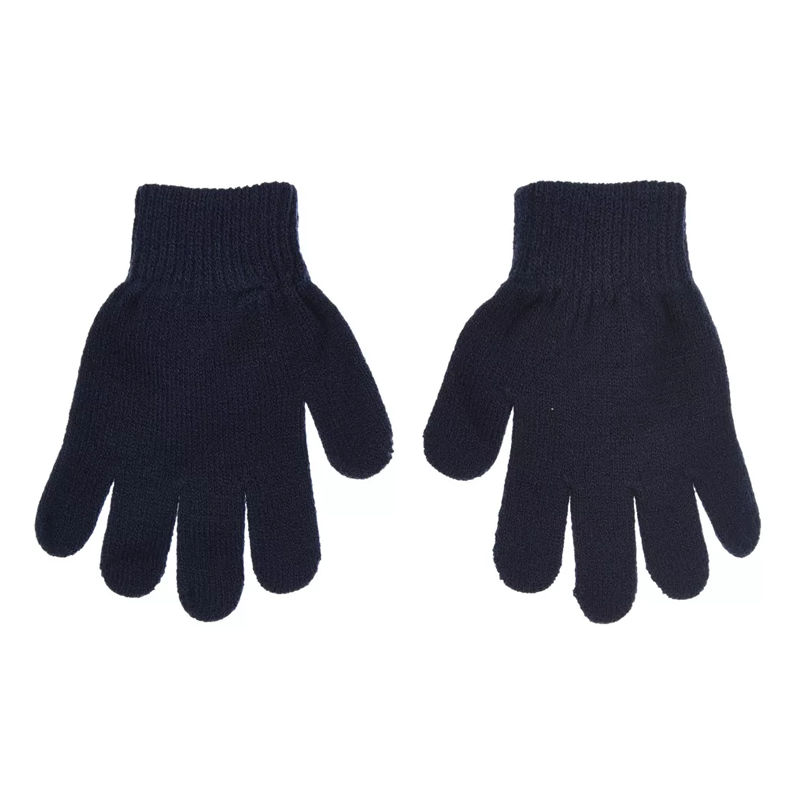 Зимни аксесоари шапки шалове и ръкавици