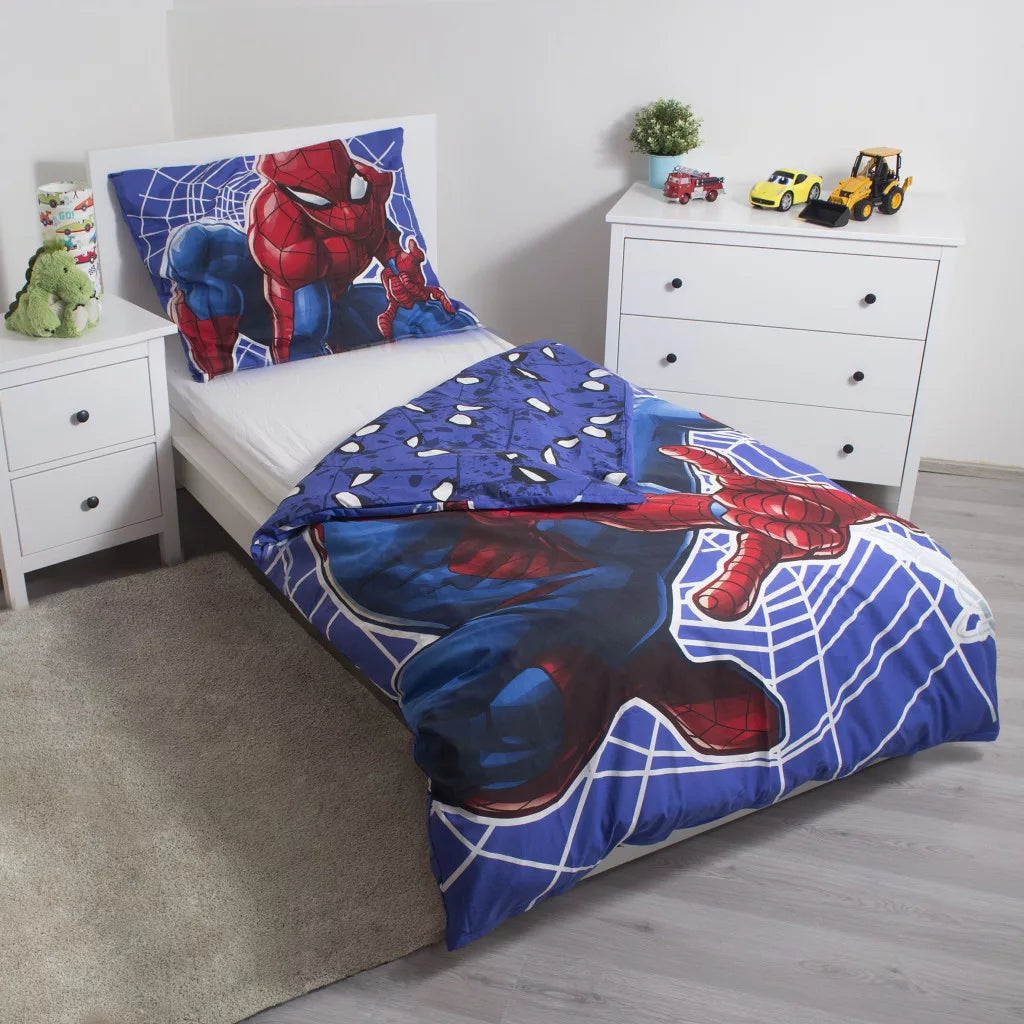 spalen komplekt spiderman svetesht v tamnoto