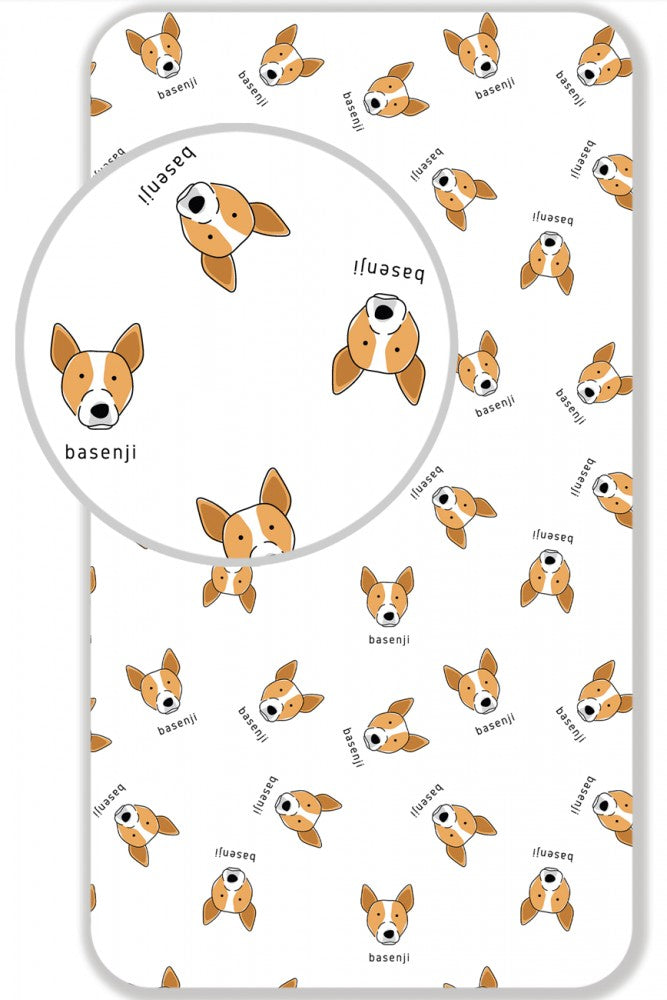 spalno belio charshaf s lastik kuche basenji