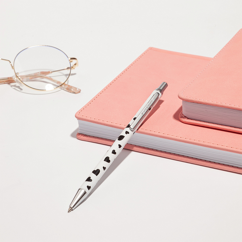 Ученически пособия и канцеларски материали