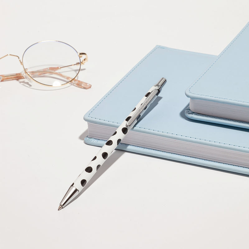 Ученически пособия и канцеларски материали