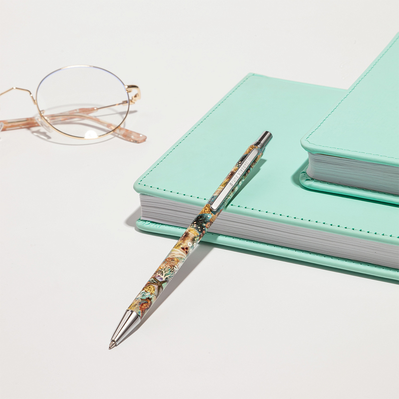 Ученически пособия и канцеларски материали