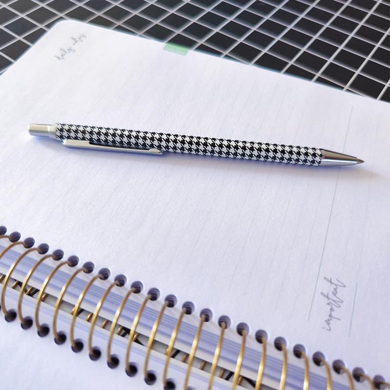 Ученически пособия и канцеларски материали