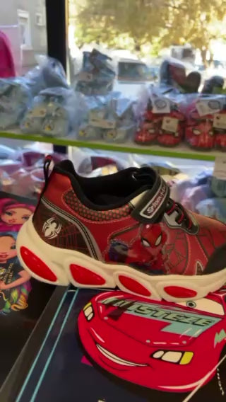 Детски обувки - светещи маратонки